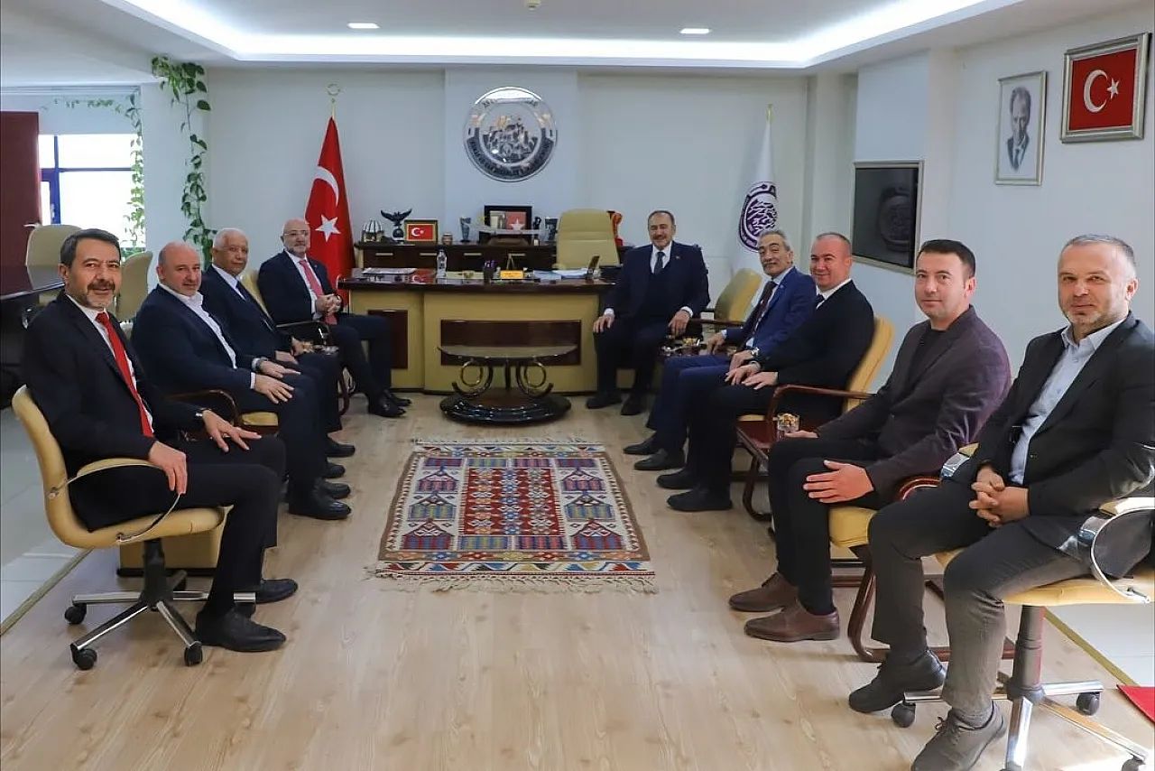 AK Parti Heyeti, Başkan Üstün'le Çeşitli Konuları Görüştü