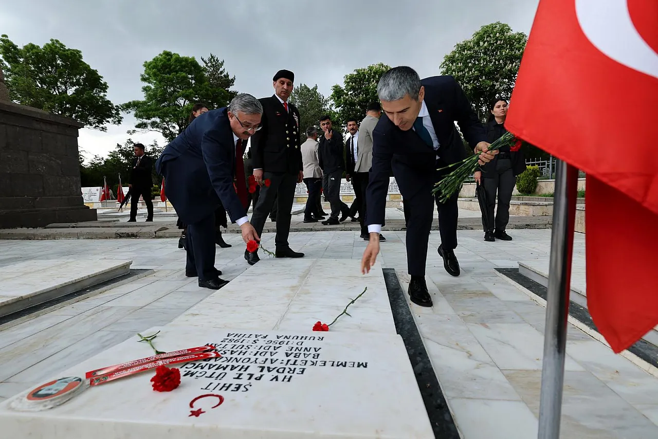 Aziz Şehitlerimize Bayram Öncesi Ziyaret