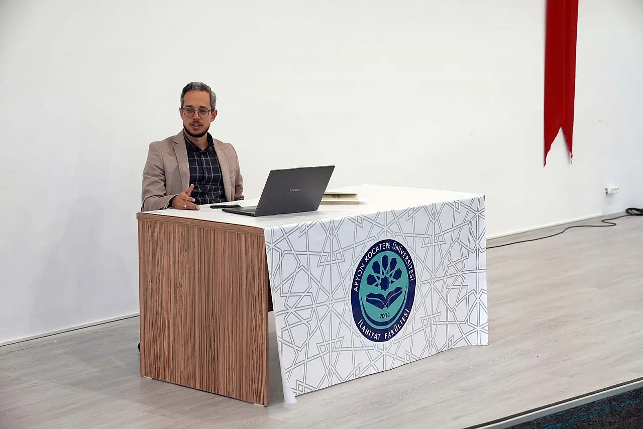 AKÜ'den Öğrencilere Uyarı!