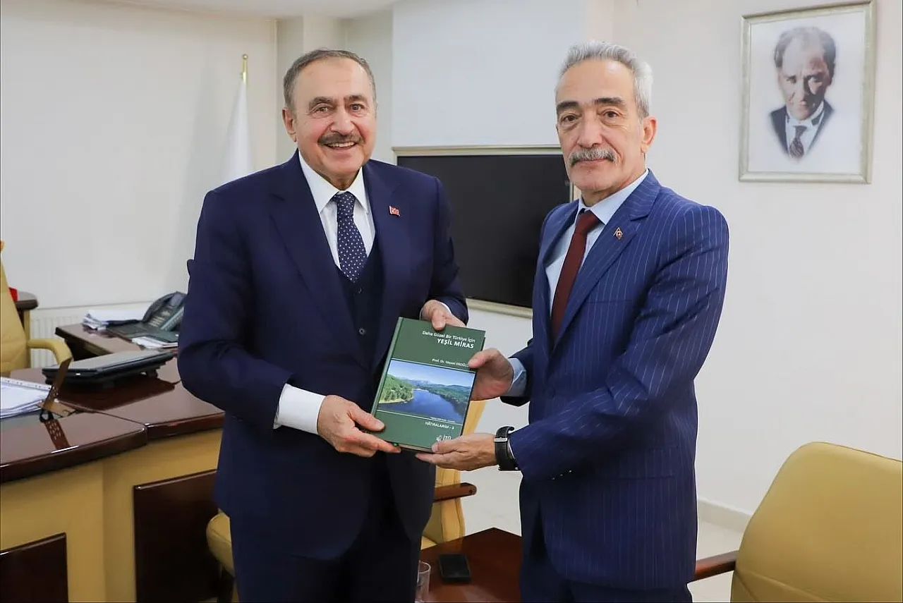 AK Parti Heyeti, Başkan Üstün'le Çeşitli Konuları Görüştü