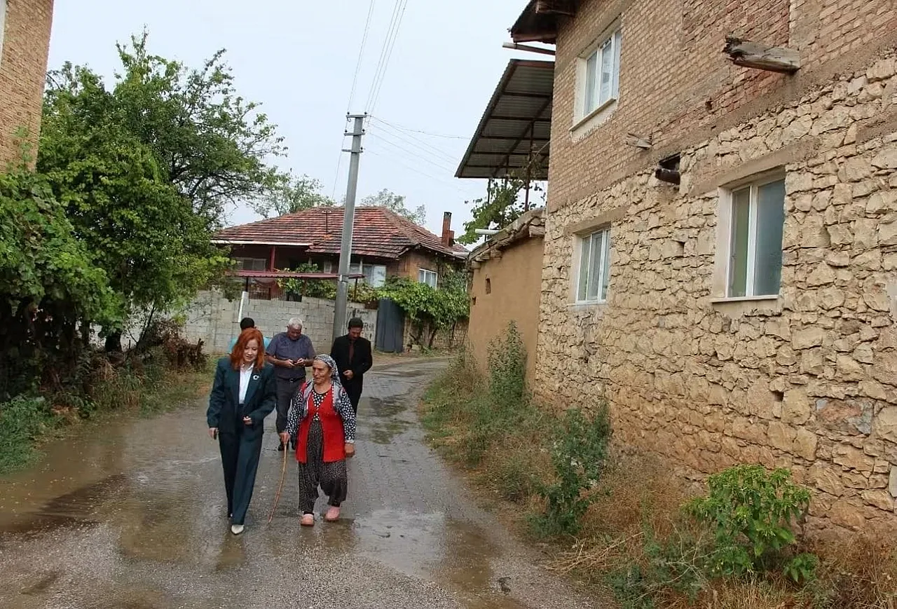 Afyon'da 'Çok Şanslıyız' Dedirten Kaymakam