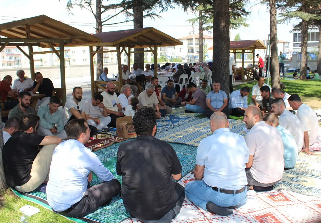 AGD-MGV'DEN Örnek Vefa Buluşması