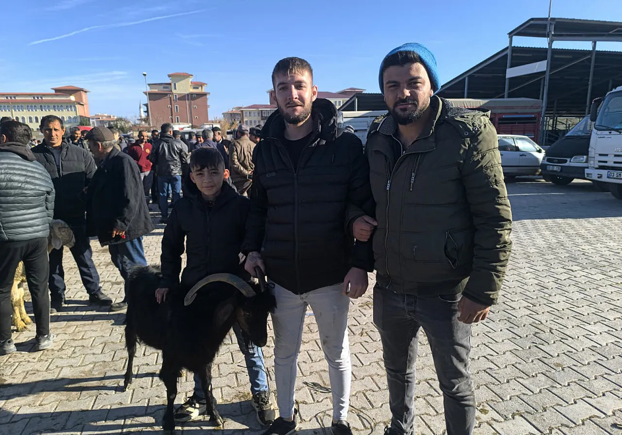 Uzun Süredir Kapalı Olan Canlı Hayvan Pazarı Açıldı