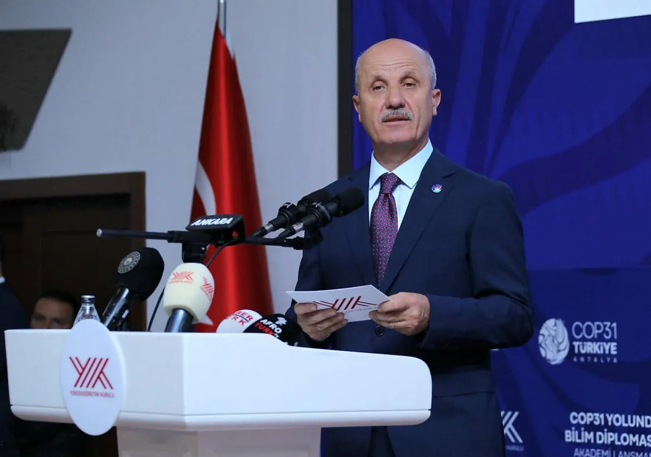 AFSÜ Rektörü, Bakan Kurum'la Akademi Lansmanında Bir Araya Geldi