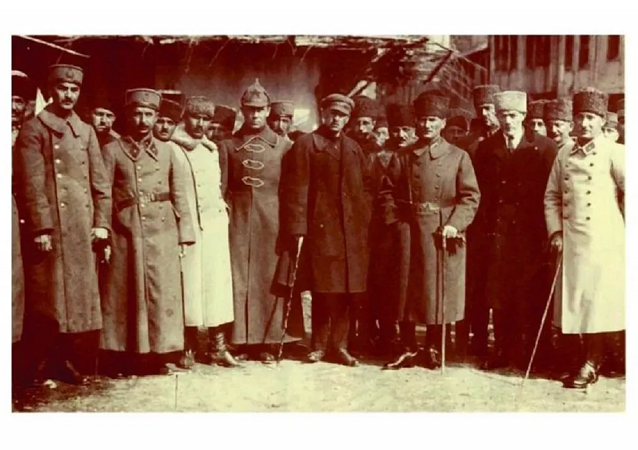 Dosta Güven Veren, Düşmanı Kaygılandıran Tarih