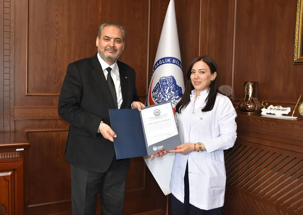 AFSÜ'de Azerbaycanlı Öğrenci Stajını Tamamladı