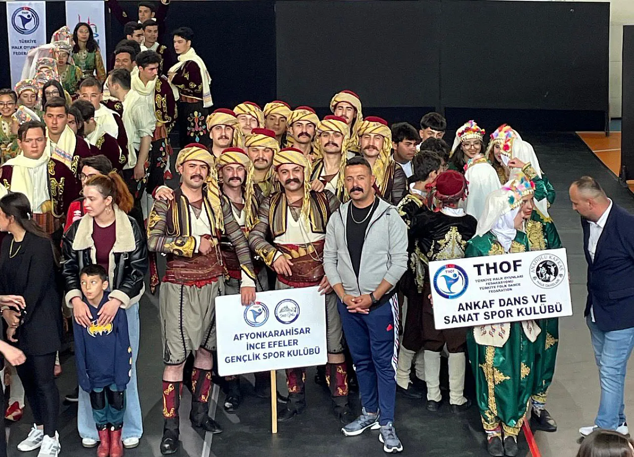 Afyon'un Halk Oyunları Ekipleri Türkiye Şampiyonası Biletini Aldı
