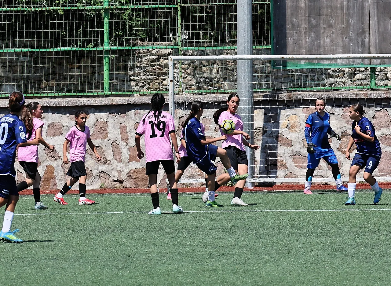 ANALİG Futbol Müsabakaları Manisa'da Başladı