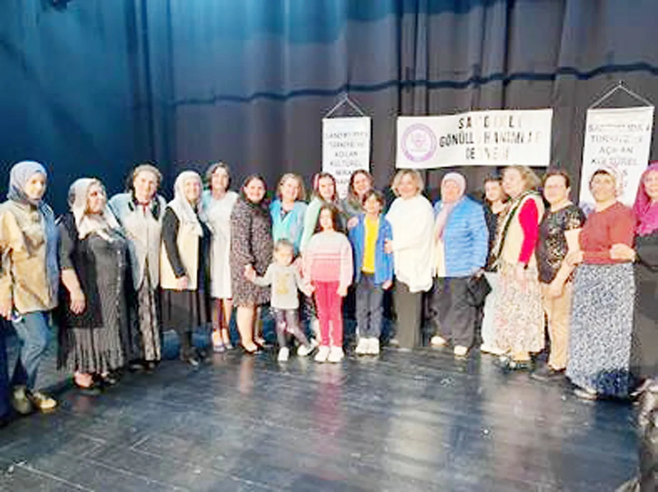 Kadınlar Dernekte: Sandıklı Gönüllü Hanımlar Derneği