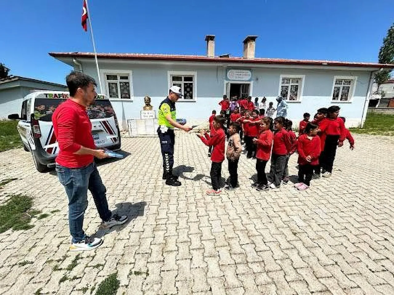 Jandarma 6 Ayrı Noktada Trafik Eğitimleri Verdi