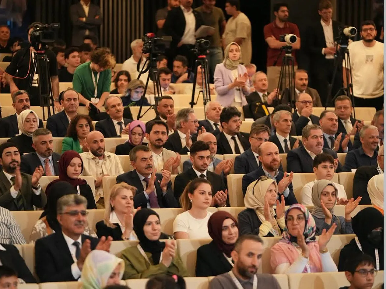 Afyonkarahisar'da Göğüs Kabartan Başarı