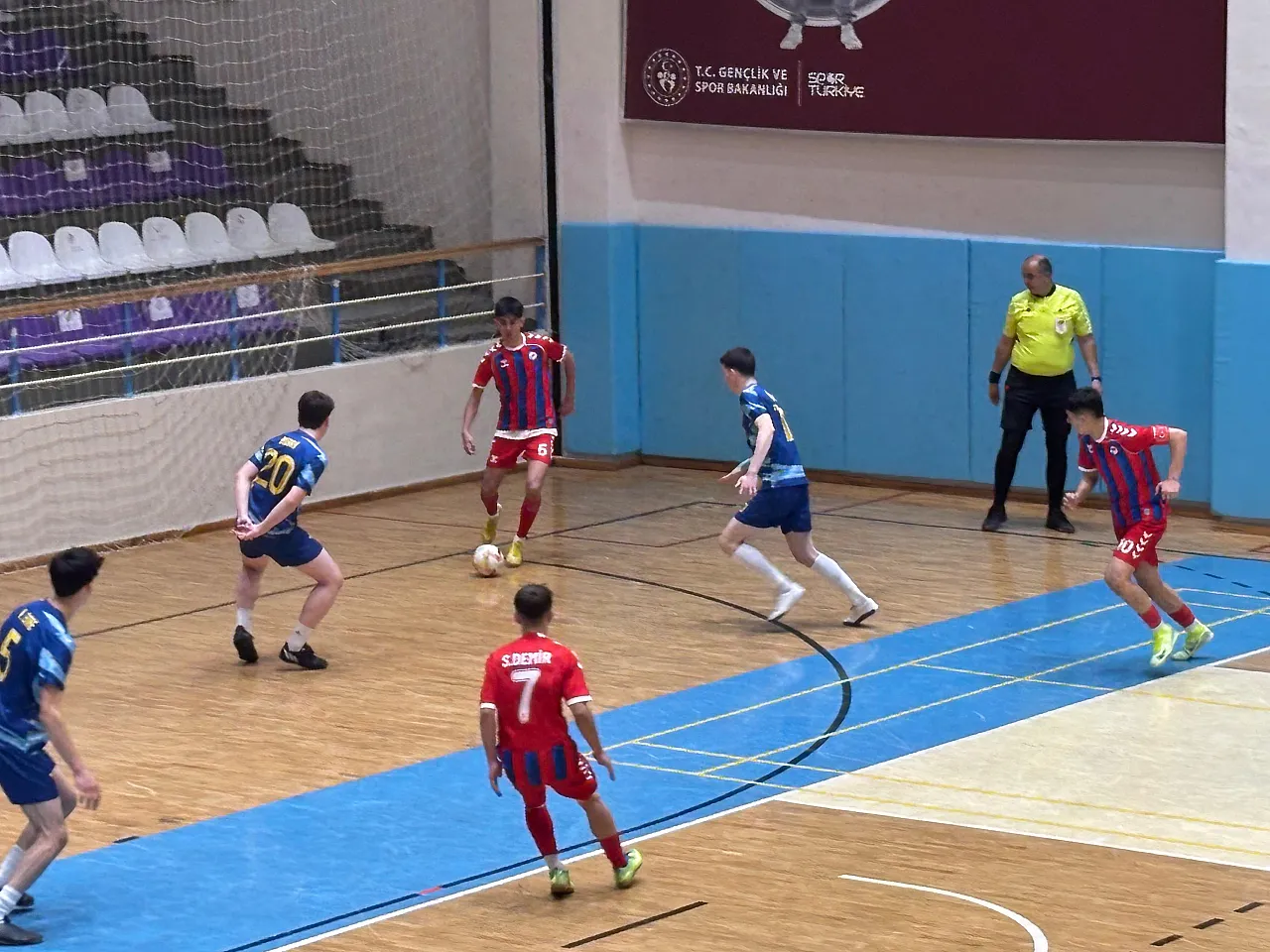 Genç Erkekler Kategorisinde Spor Lisesi Birinci