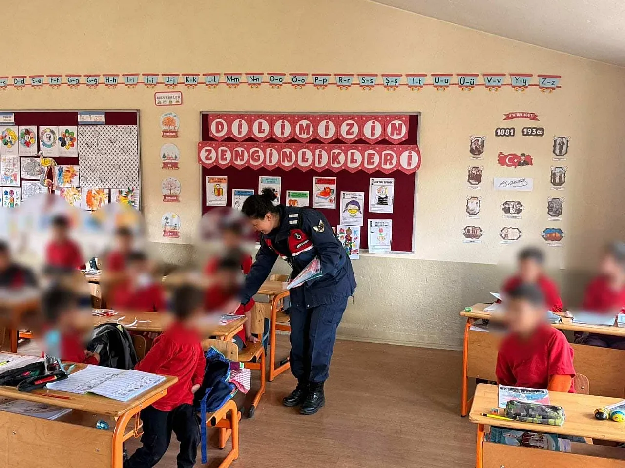 Afyon'da Jandarma, İlçe İlçe Bilgilendiriyor