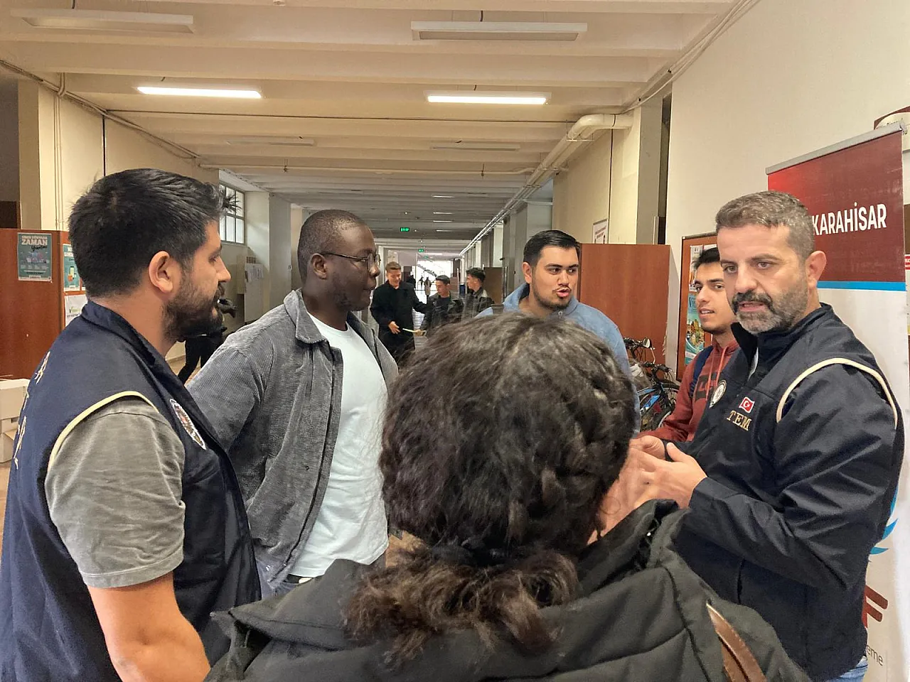 Afyon'da Polis, 17 Bin Üniversitesi Öğrencisini Bilgilendirdi