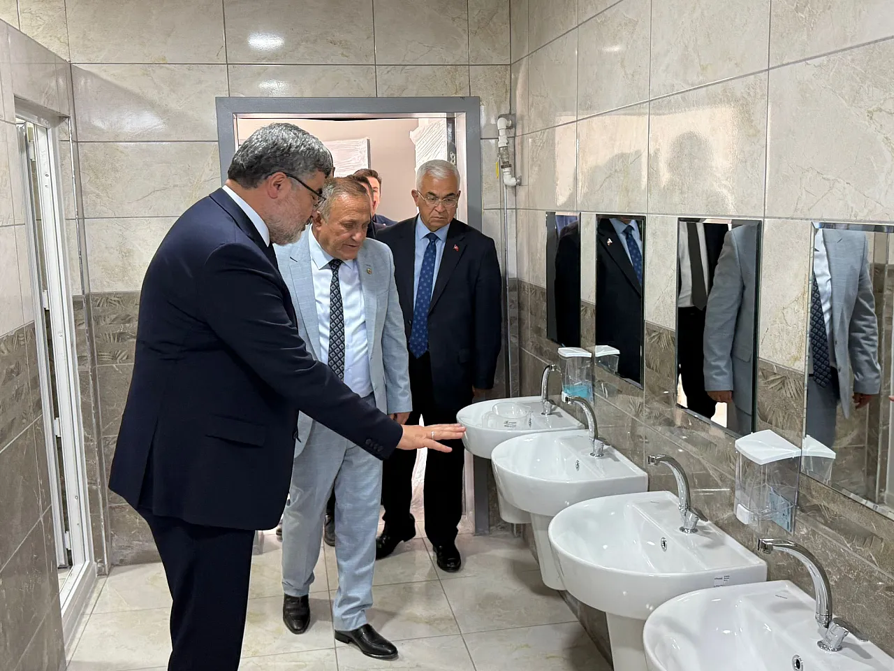 Milletvekili Özkaya, Ziyaret Turunda