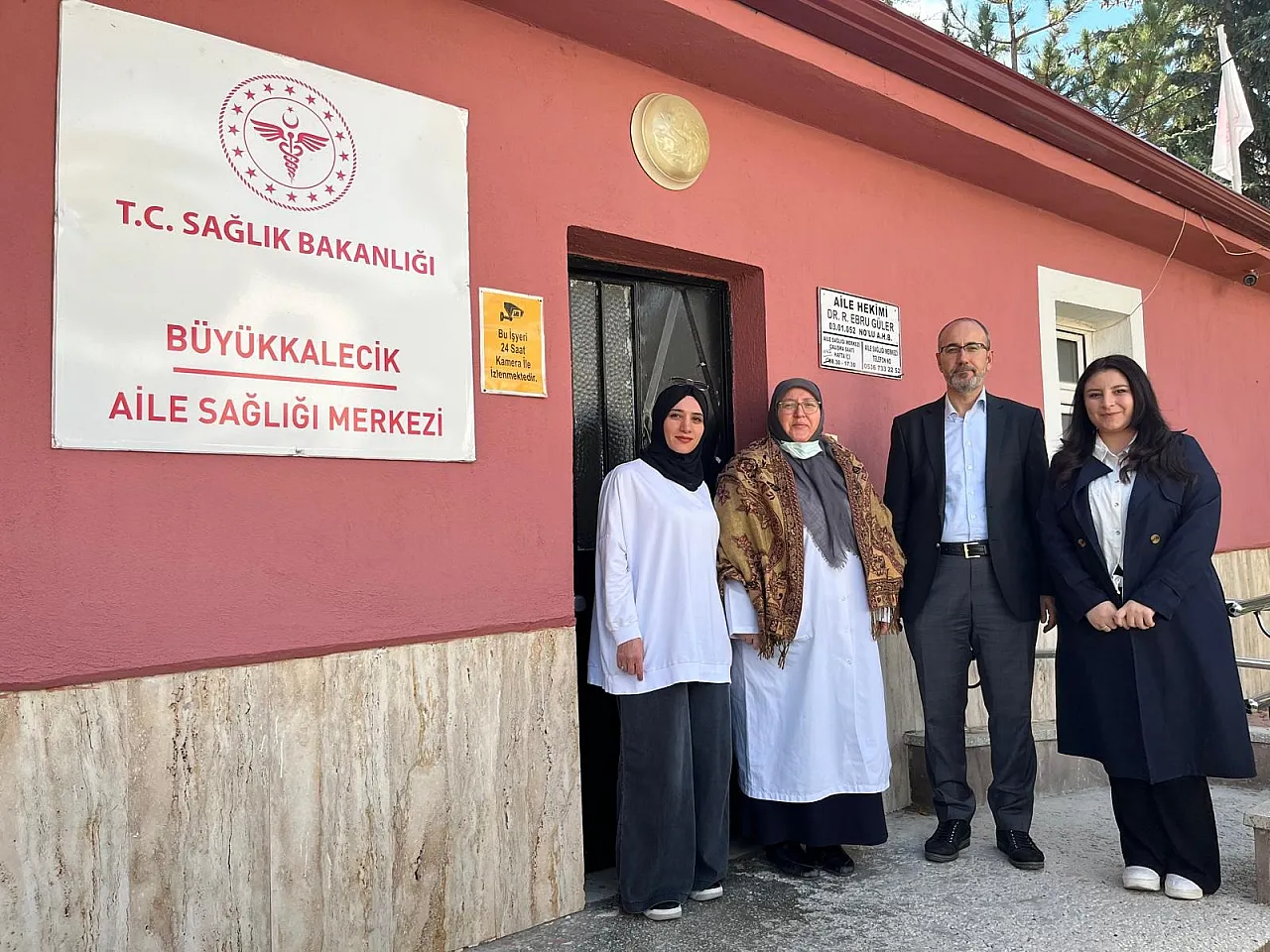 Müdür Öztürk Ve Vekilden Büyükkalecik'e Çiftçe Ziyaret