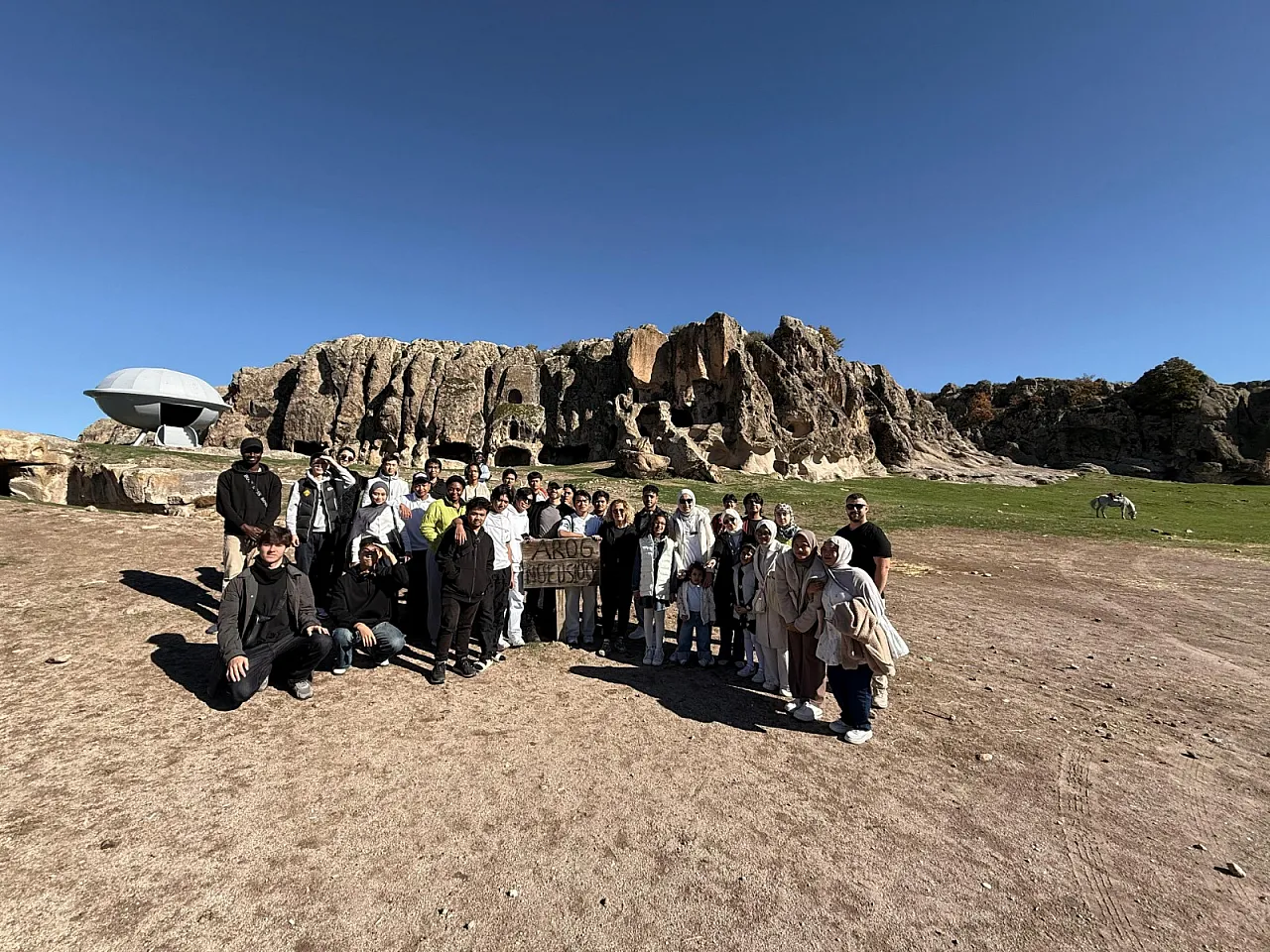 Uluslararası Öğrenciler Hem Keşfettiler, Hem Temizlediler