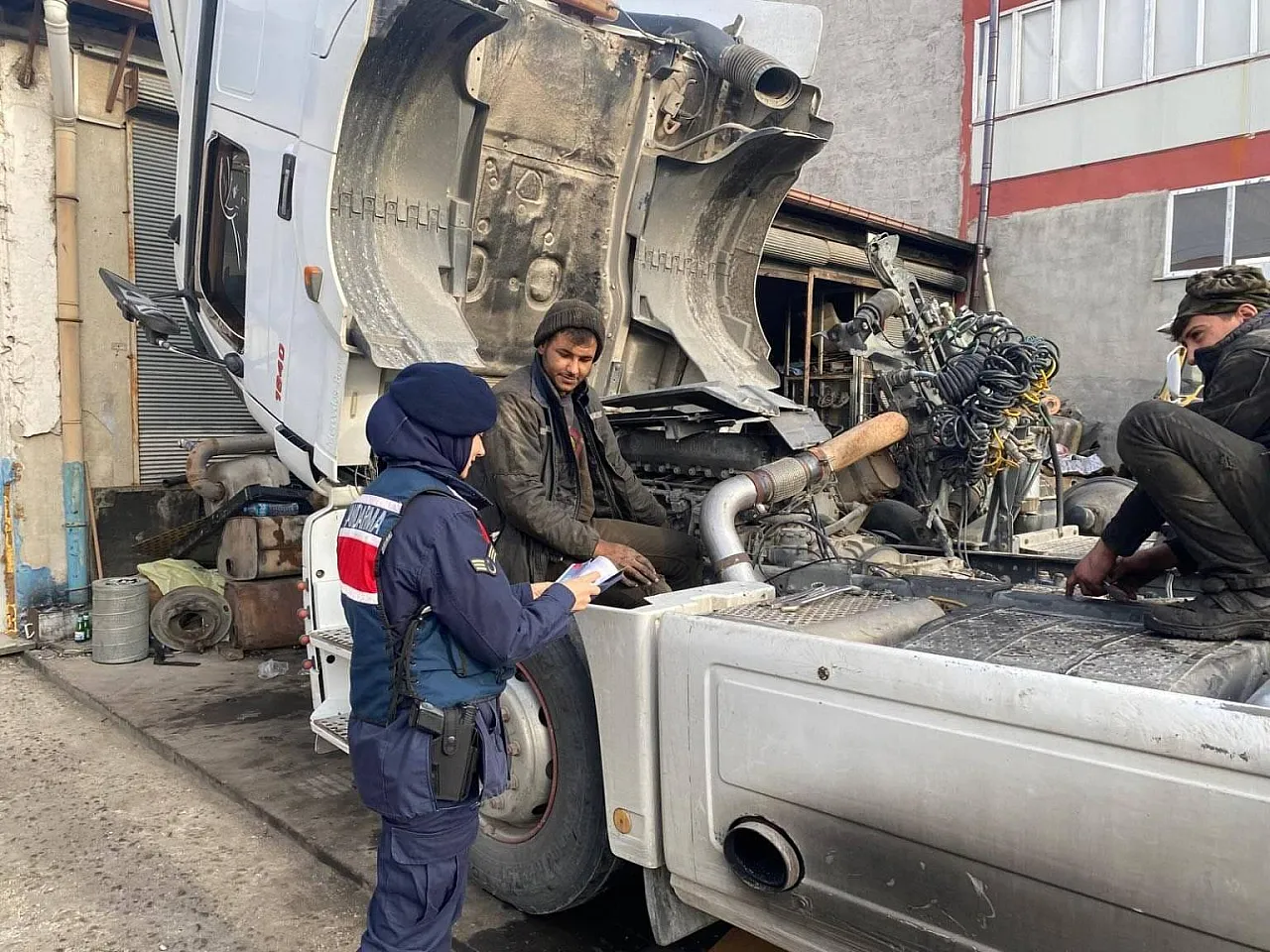 Afyon Harekete Geçti! Jandarma Sokakta