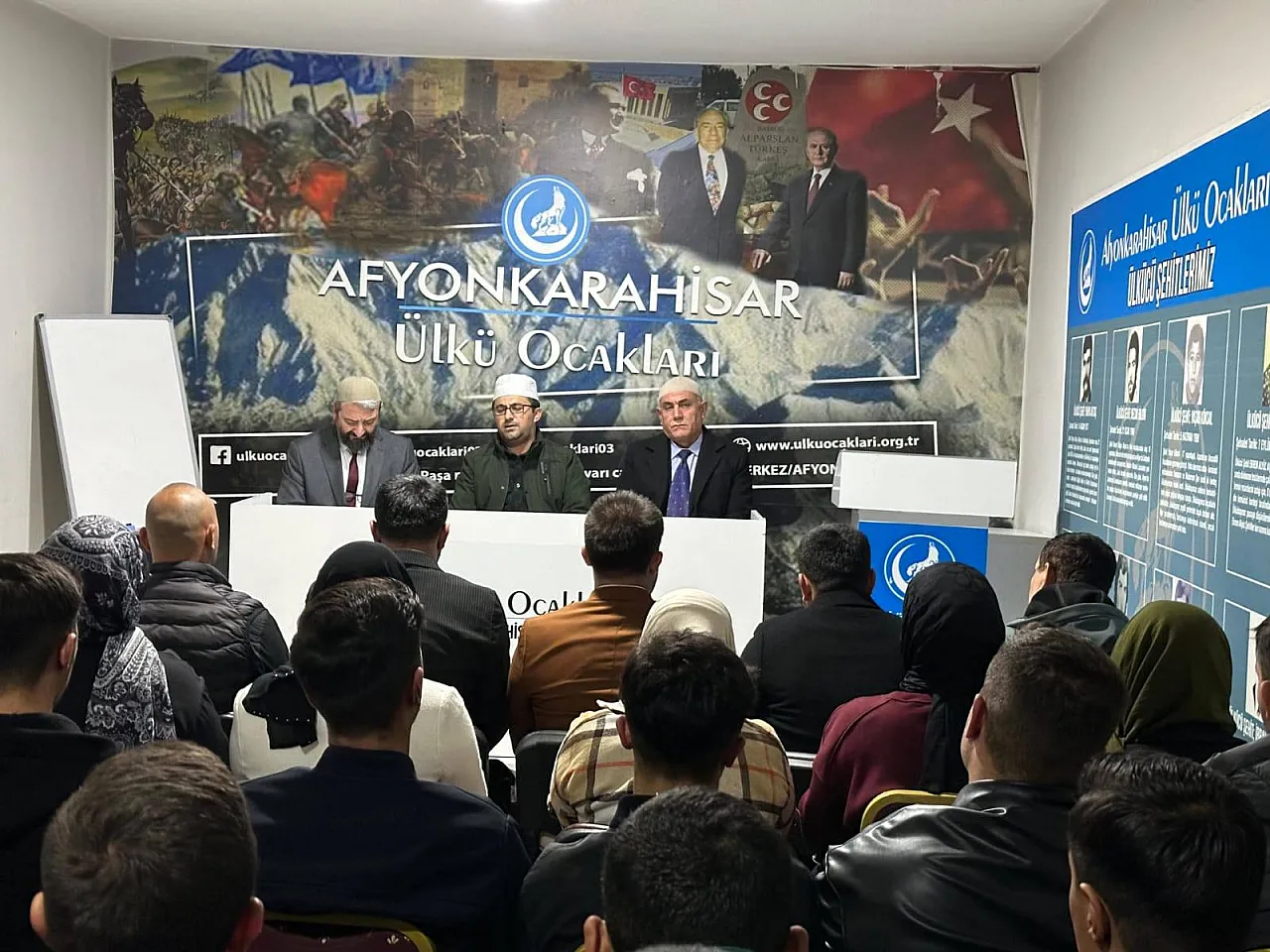 Ülkü Ocakları'nda Dualar Şehitlerimiz için