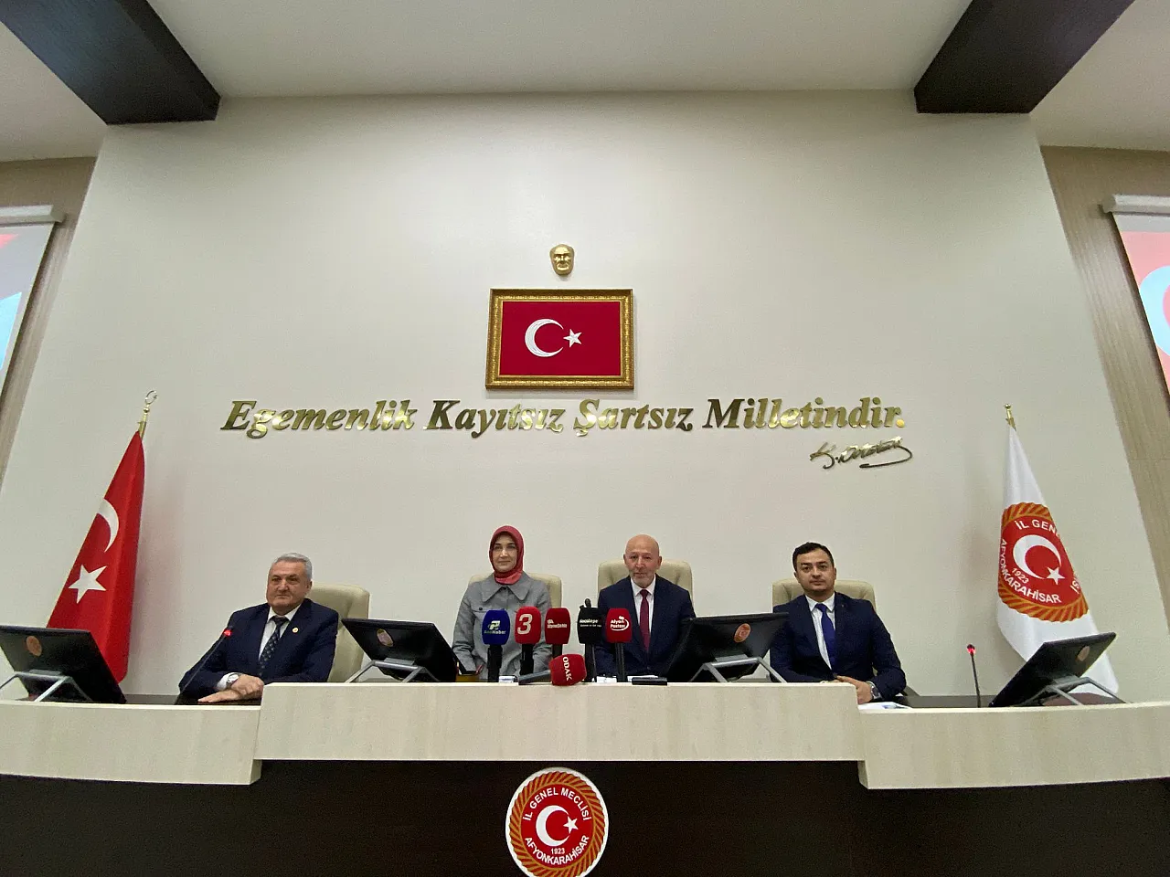 Afyon'da Sessiz Devrim! Vali Yiğitbaşı, 2025 Yatırımlarının Dev Listesini Paylaştı