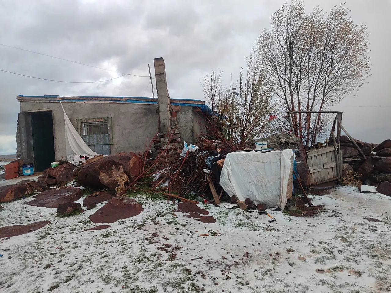 Afyonkarahisar'a Mevsimin İlk Karı Düştü