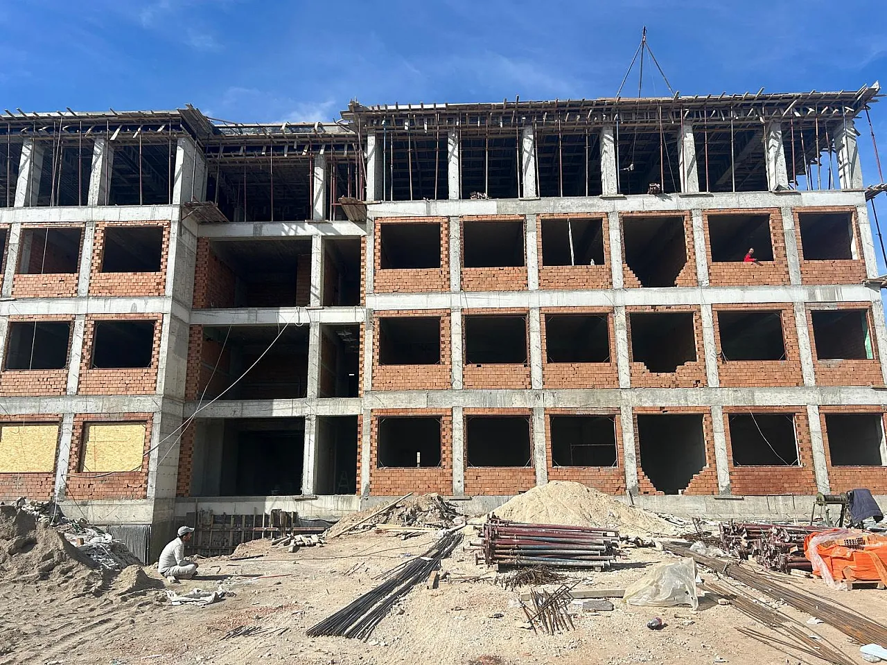 Müdür Sünnetci, Hafta Sonu Da Mesaide