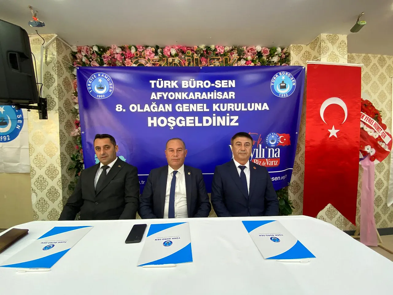 Türk Büro-Sen'den Net Mesaj: Asla Eğilmedik, Bükülmedik!