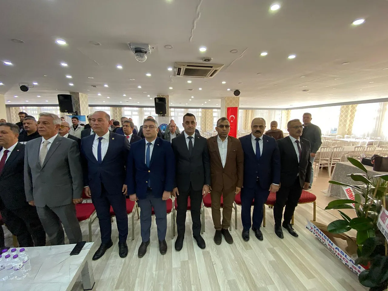 Türk Büro-Sen'den Net Mesaj: Asla Eğilmedik, Bükülmedik!