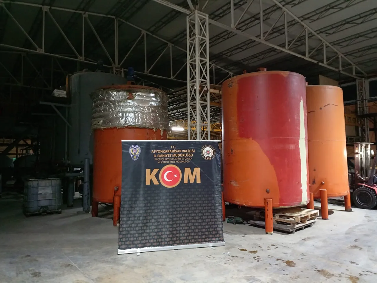 Afyon Polisi, 20 Ton Kaçak Akaryakıt Ele Geçirdi