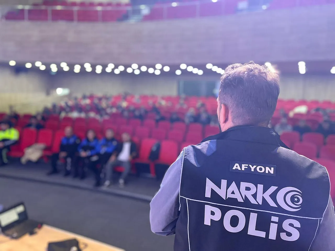 Afyon Polisinden Sandıklı'da Geniş Bilgilendirme