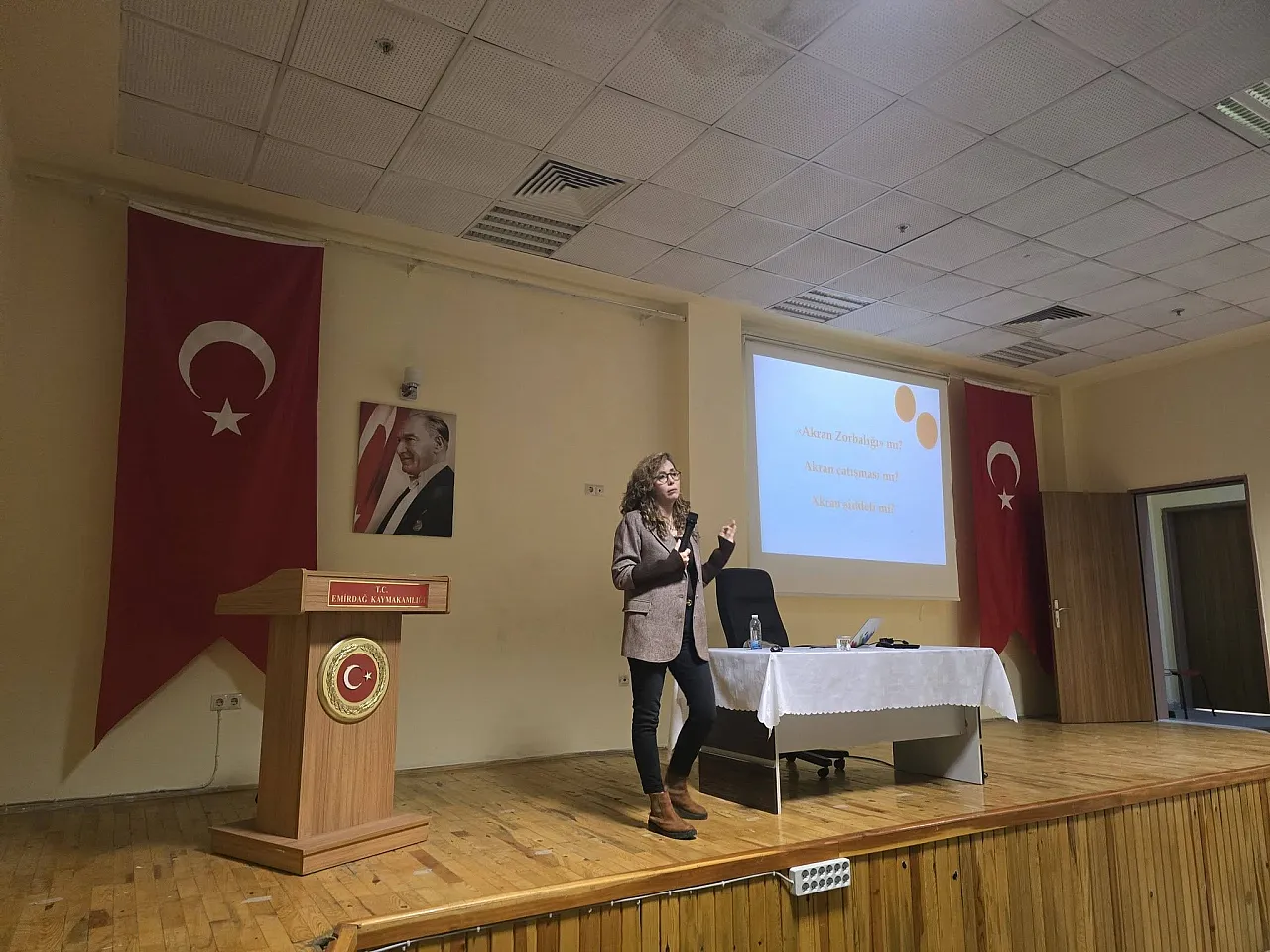 Emirdağ'da 'Akran Zorbalığına Karşı Farkındalık Semineri' İlgi Gördü