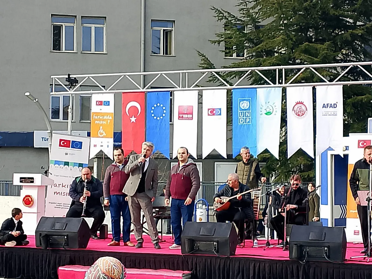 Farkımda Mısın, Dediler Zafer'i Şenlendirdiler