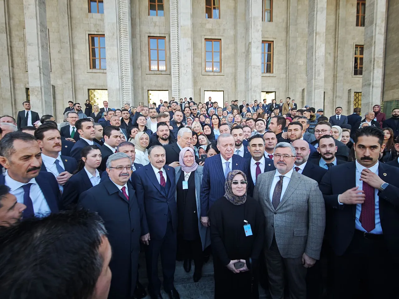 AK Parti Heyeti Reis'le Yan Yana