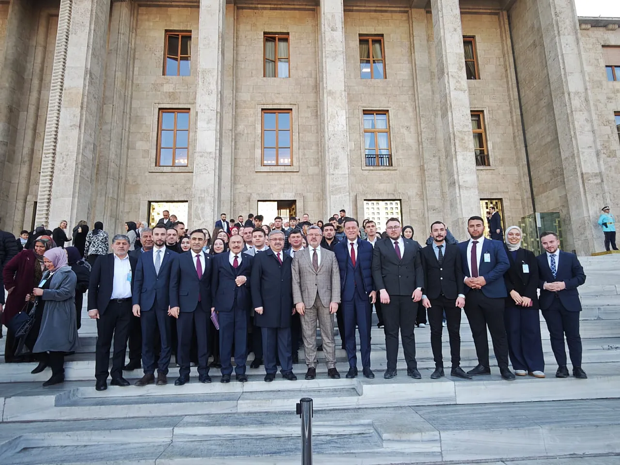 AK Parti Heyeti Reis'le Yan Yana