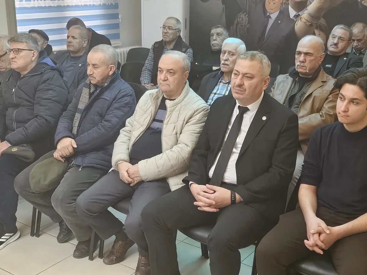 Mısırlıoğlu: Bu Milletvekilleri Ne İşe Yarar?