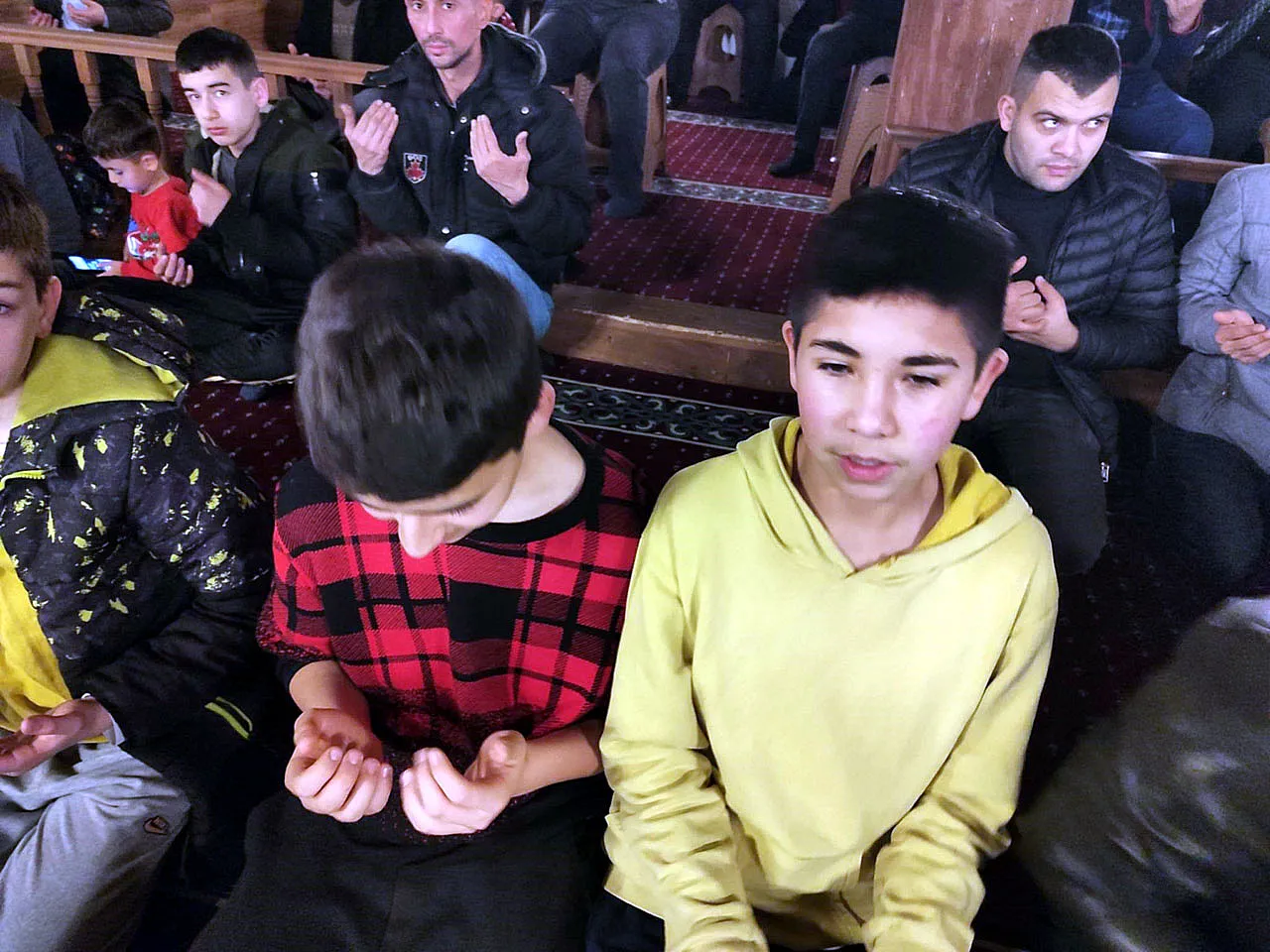 Berat Kandili'nda Camiler Doldu, Taştı