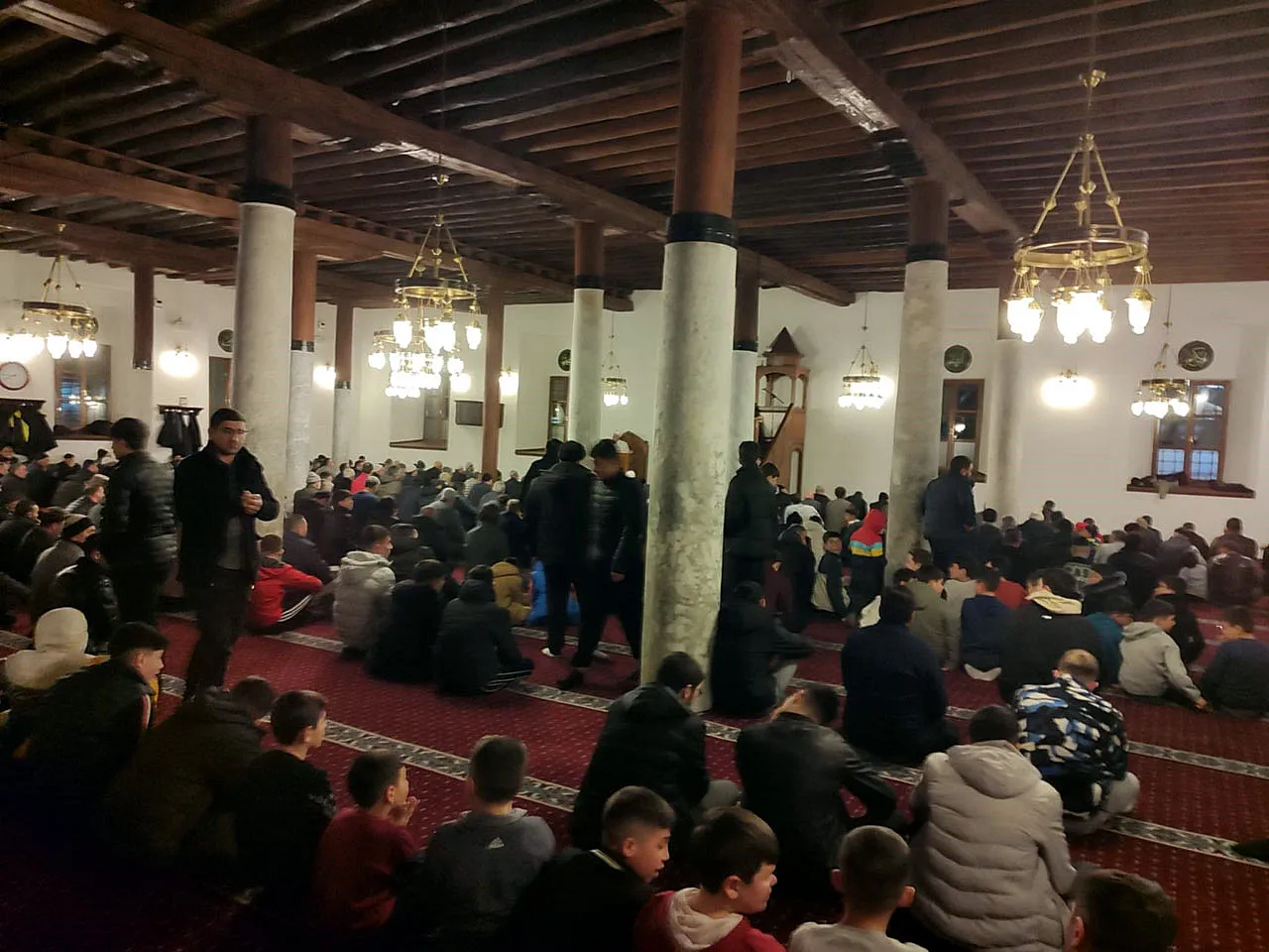 Berat Kandili'nda Camiler Doldu, Taştı