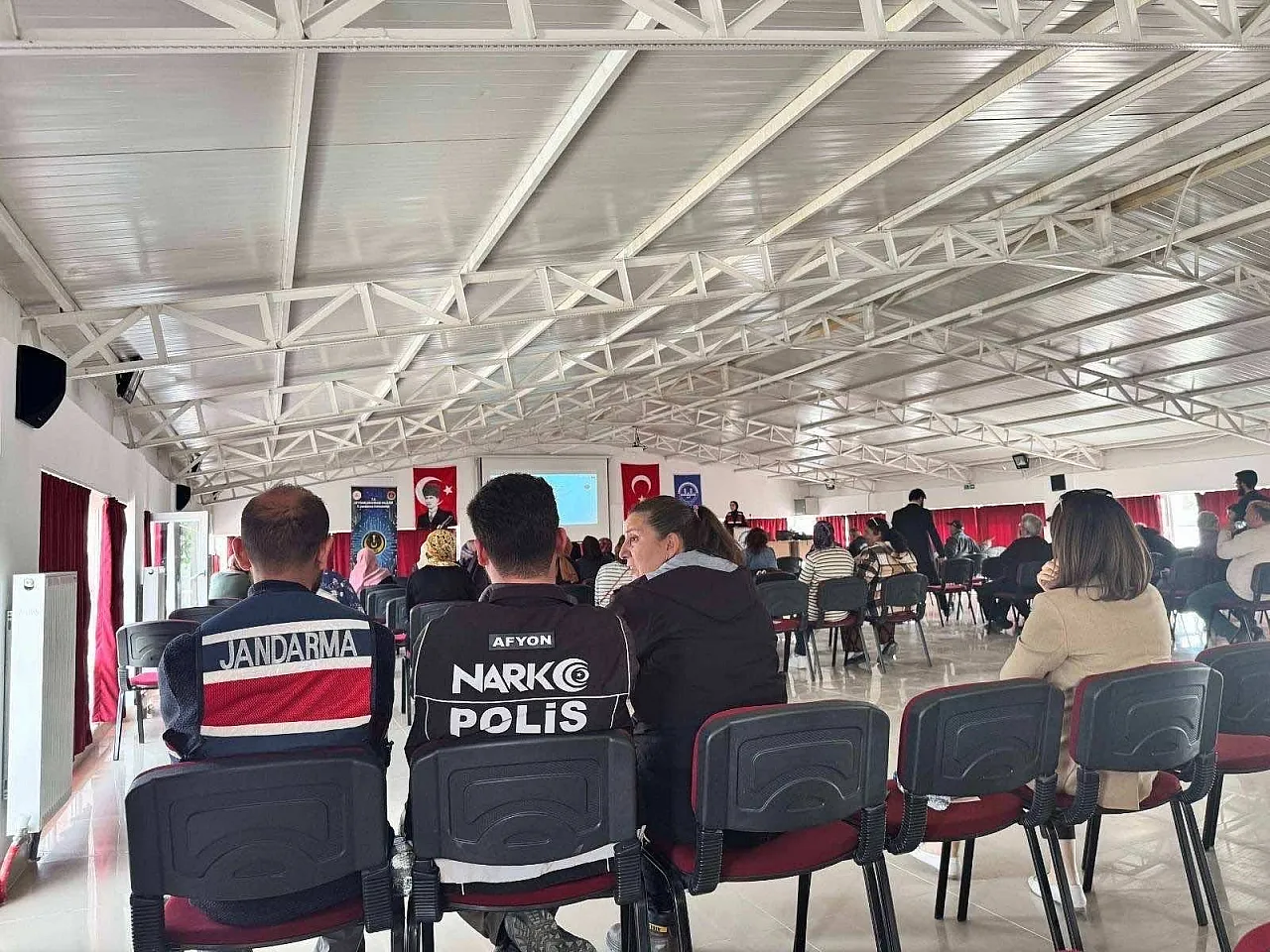 Afyon'da Vatandaşlara Özel Eğitim: Sosyal Medyada Bu Hataları Yapmayın!