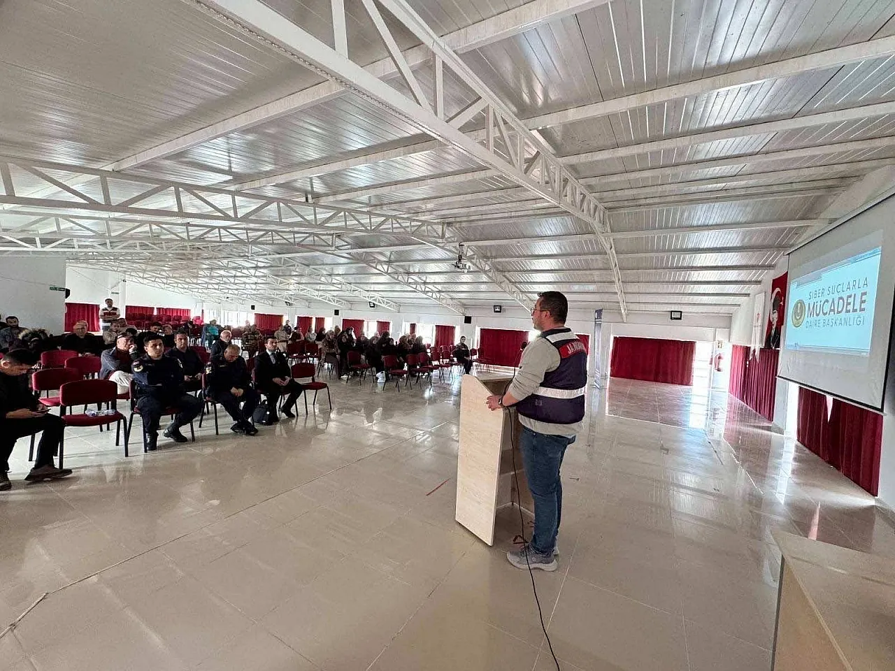 Afyon'da Vatandaşlara Özel Eğitim: Sosyal Medyada Bu Hataları Yapmayın!