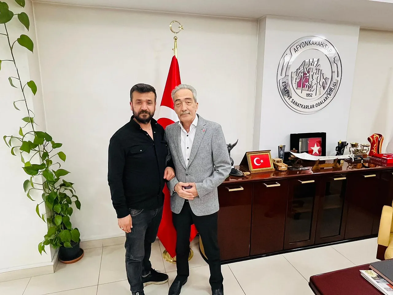 Sinanpaşa'dan Başkan Üstün'e Açık Destek