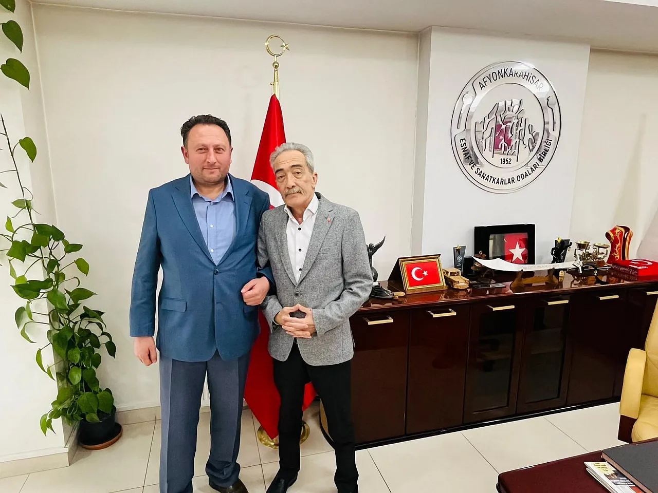 Sinanpaşa'dan Başkan Üstün'e Açık Destek