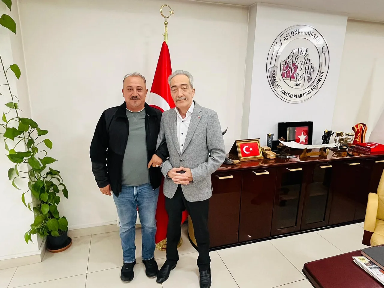 Sinanpaşa'dan Başkan Üstün'e Açık Destek
