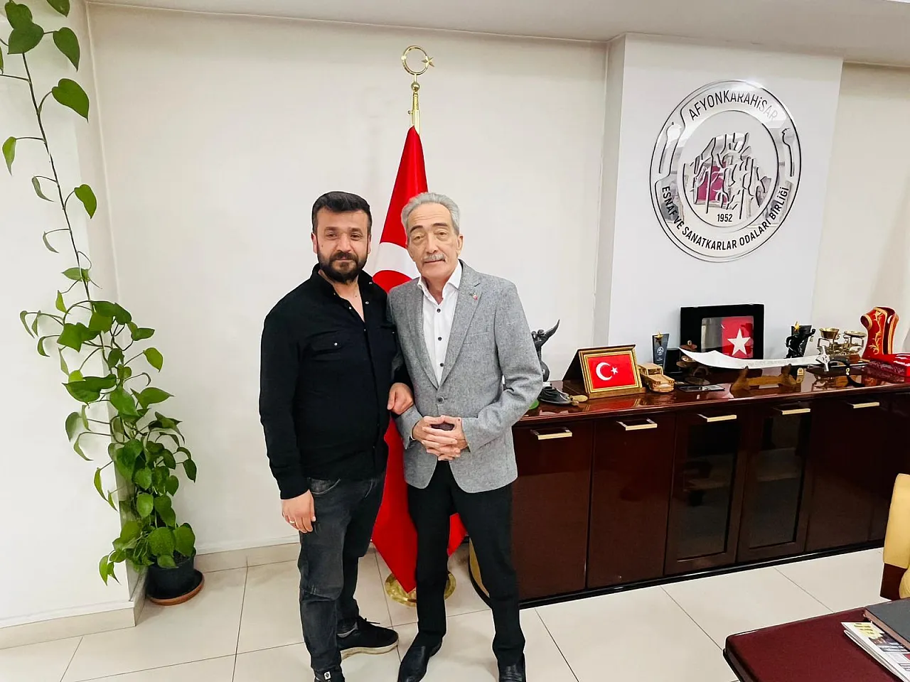 Sinanpaşa'dan Başkan Üstün'e Açık Destek