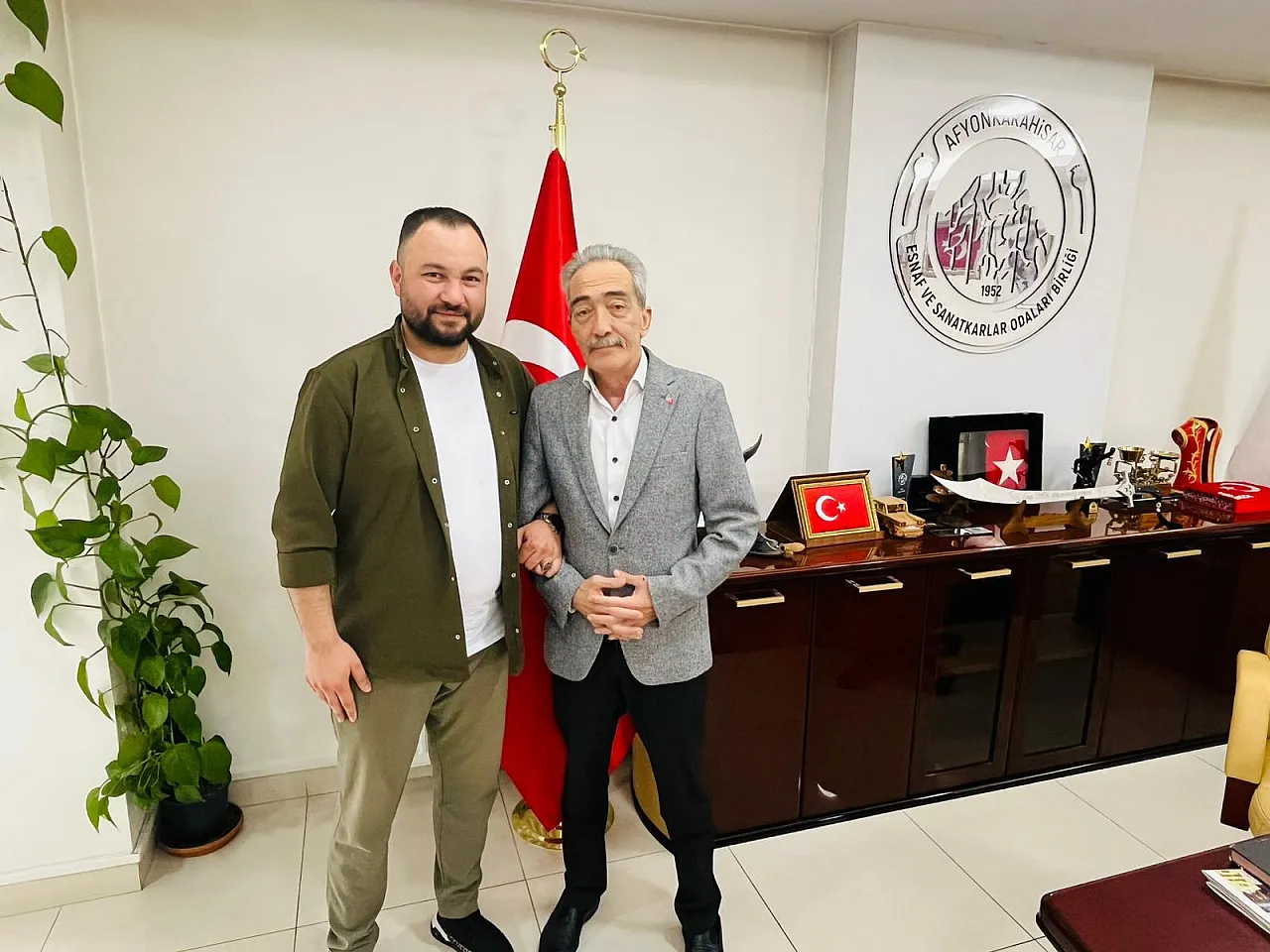Sinanpaşa'dan Başkan Üstün'e Açık Destek