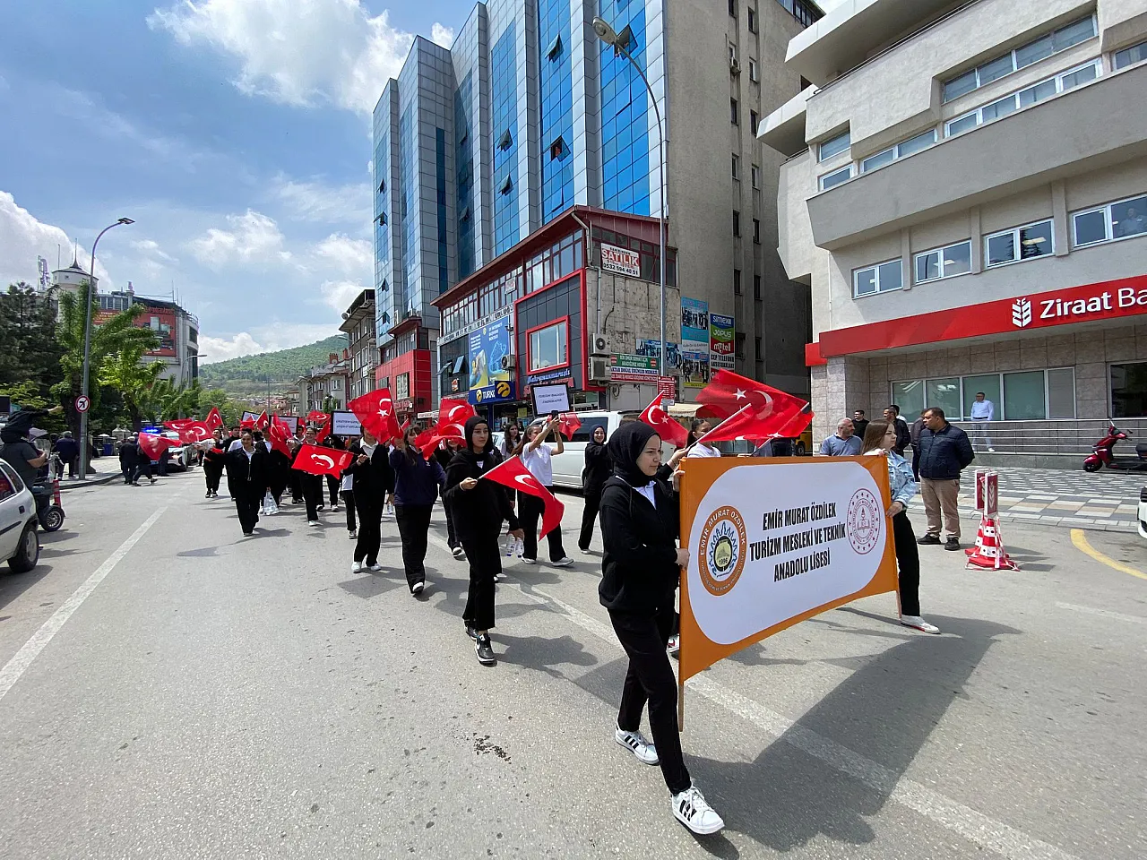 Afyonkarahisar'da Marifetli Gençler Mehteranla Yürüdü
