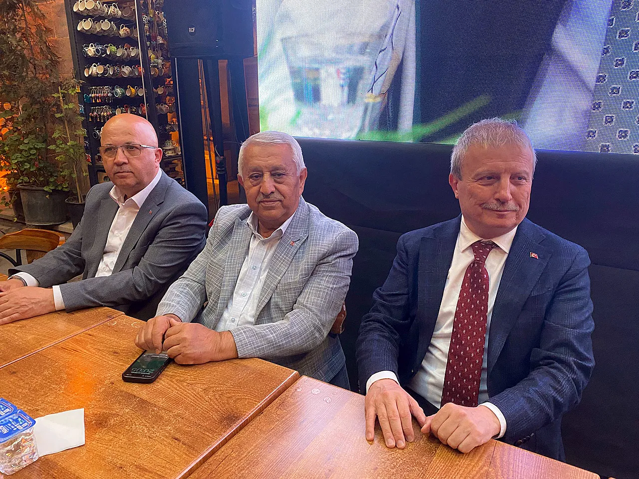 Eskisi, Yenisi Tüm AK Partililer Bayramlaşmada Buluştu