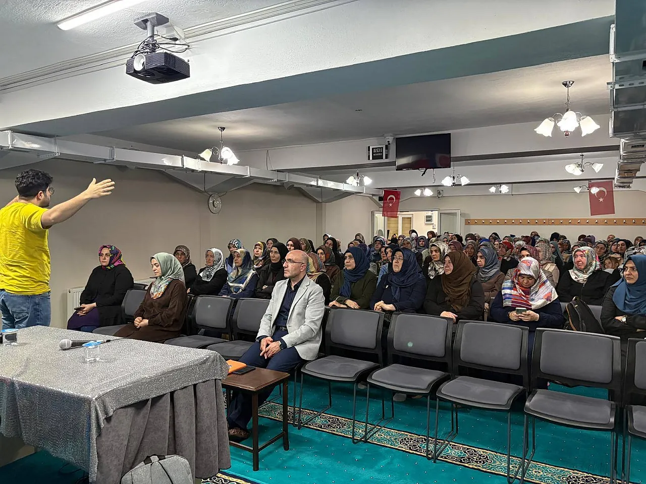 Bu Konferansta Dijital Fırsatlar Ve Riskler İrdelendi