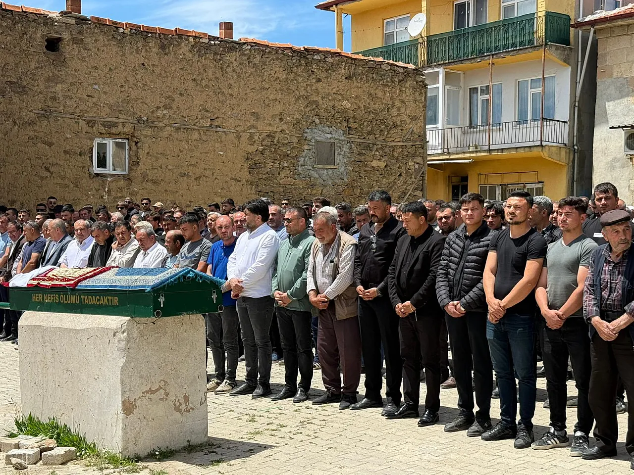 Çetinkaya'nın Anneannesi İsmihan Yılmaz, Dualarla Uğurlandı