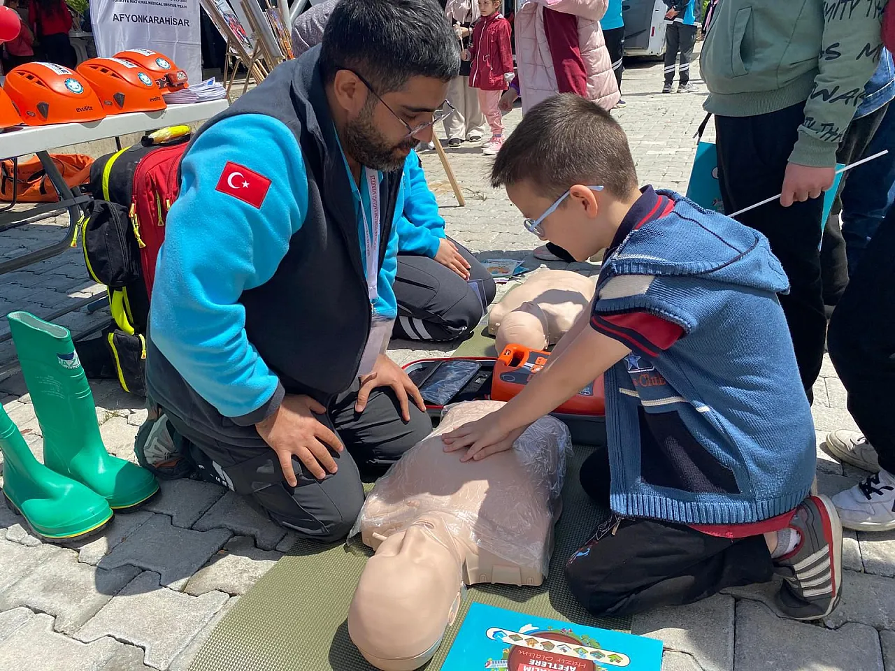 Hocalar'da Gençlik Haftası Festivalinde 700 Kişi Buluştu
