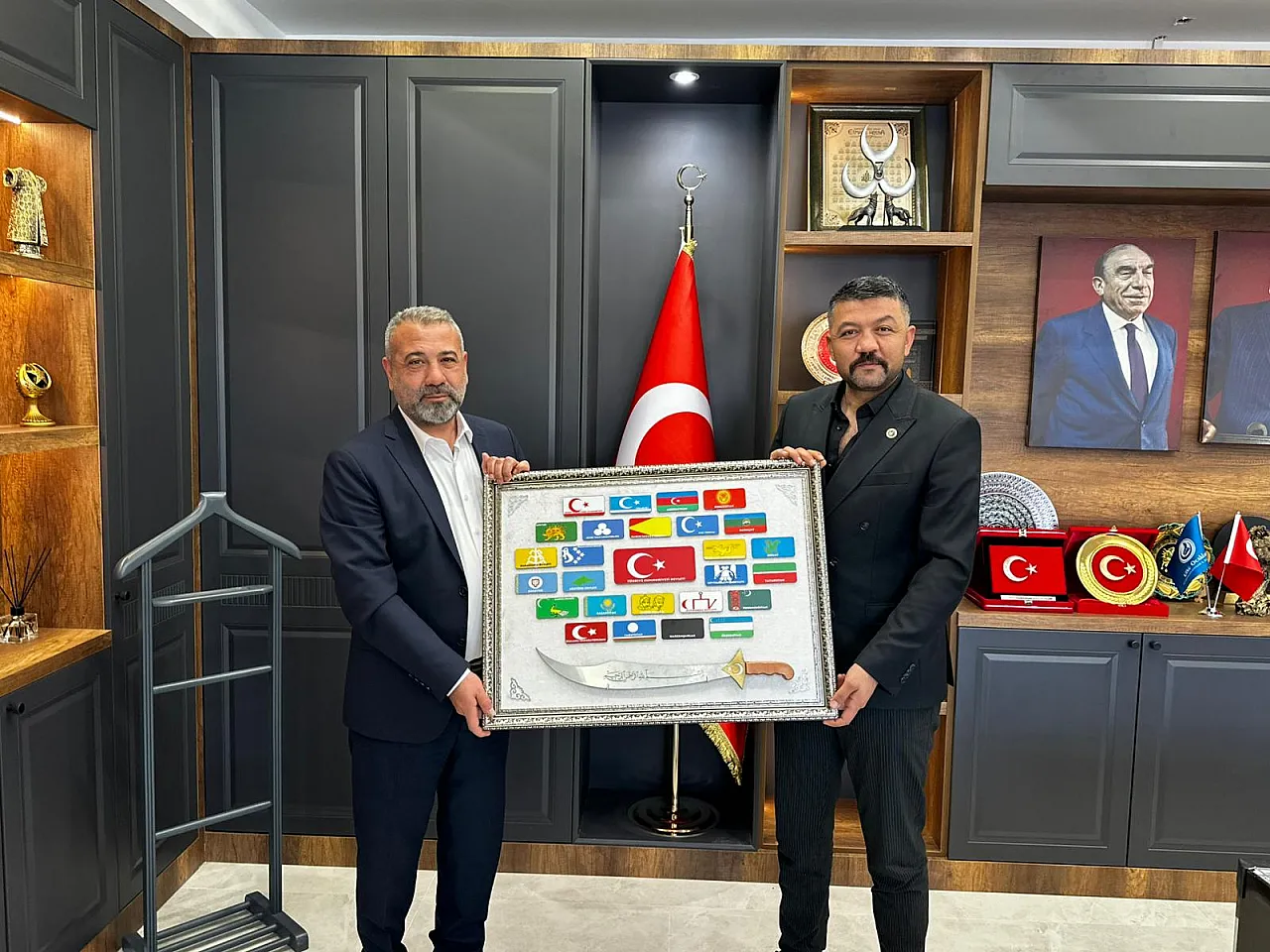 İş İnsanlarından Afyonkarahisar Ülkü Ocakları'na Hayırlı Olsun Ziyareti